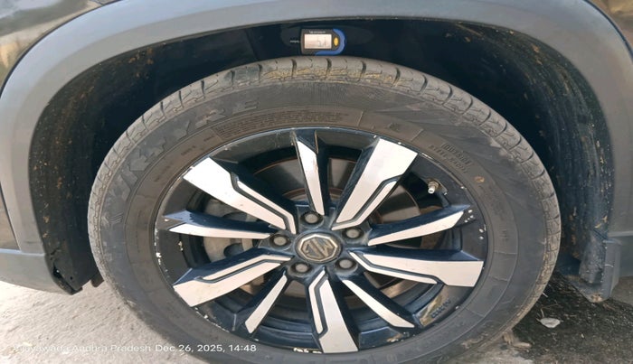 2020 MG HECTOR SHARP 2.0 DIESEL, Diesel, Manual, 1,03,033 km, tyre