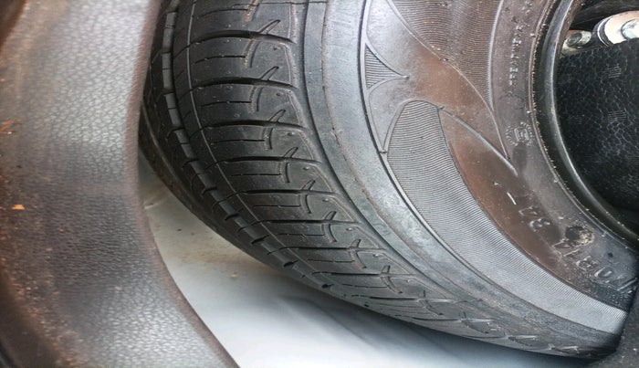 2015 Honda Jazz 1.2L I-VTEC SV, Petrol, Manual, 66,059 km, tyre