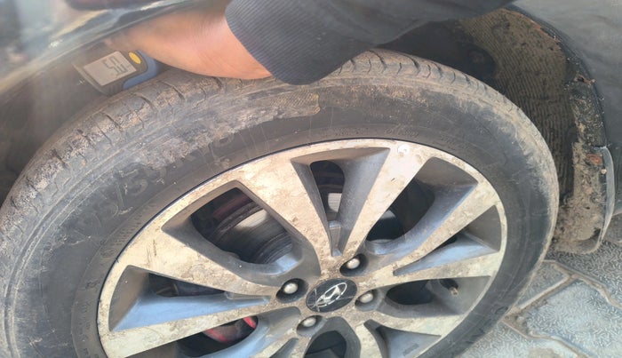 2014 Hyundai Verna FLUIDIC 1.6 CRDI SX AT, Diesel, Automatic, 1,68,894 km, tyre