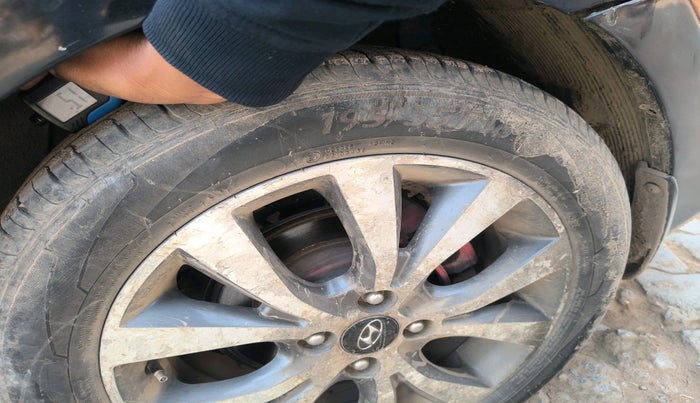 2014 Hyundai Verna FLUIDIC 1.6 CRDI SX AT, Diesel, Automatic, 1,68,894 km, tyre