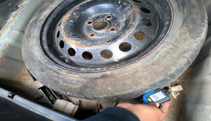 2014 Hyundai Verna FLUIDIC 1.6 CRDI SX AT, Diesel, Automatic, 1,68,894 km, tyre