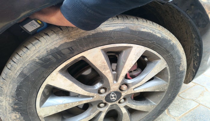 2014 Hyundai Verna FLUIDIC 1.6 CRDI SX AT, Diesel, Automatic, 1,68,894 km, tyre