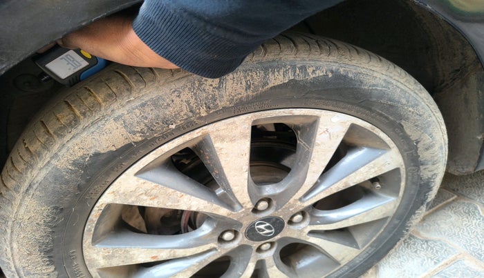 2014 Hyundai Verna FLUIDIC 1.6 CRDI SX AT, Diesel, Automatic, 1,68,894 km, tyre