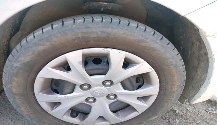 2015 Hyundai Grand i10 MAGNA 1.1 CRDI, Diesel, Manual, 96,856 km, tyre