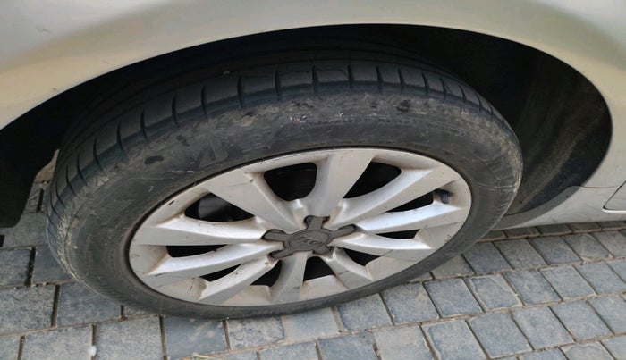 2013 Audi A6 2.0 TDI PREMIUM, Diesel, Automatic, 85,141 km, tyre