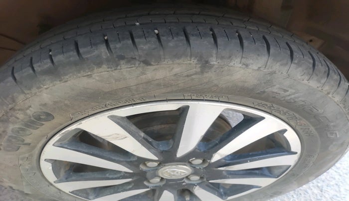 2017 Toyota Etios Liva VXD DUAL TONE, Diesel, Manual, 1,33,682 km, tyre