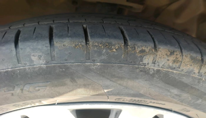 2017 Toyota Etios Liva VXD DUAL TONE, Diesel, Manual, 1,33,682 km, tyre