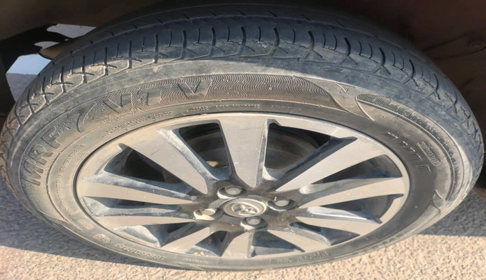 2017 Toyota Etios Liva VXD DUAL TONE, Diesel, Manual, 1,33,682 km, tyre