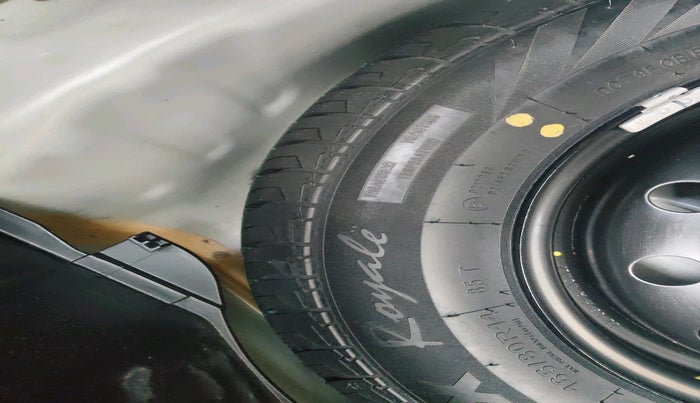 2022 Maruti Swift ZXI PLUS DUAL TONE, Petrol, Manual, 27,719 km, tyre