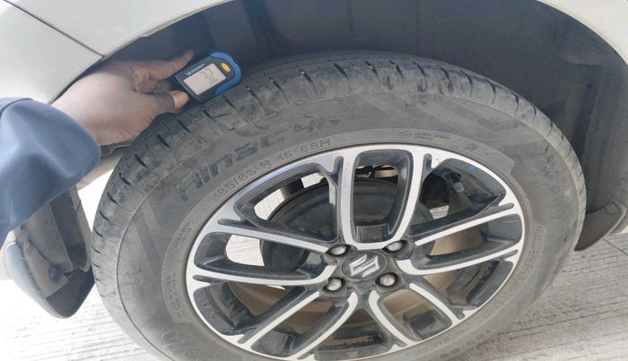 2022 Maruti Swift ZXI PLUS DUAL TONE, Petrol, Manual, 27,719 km, tyre