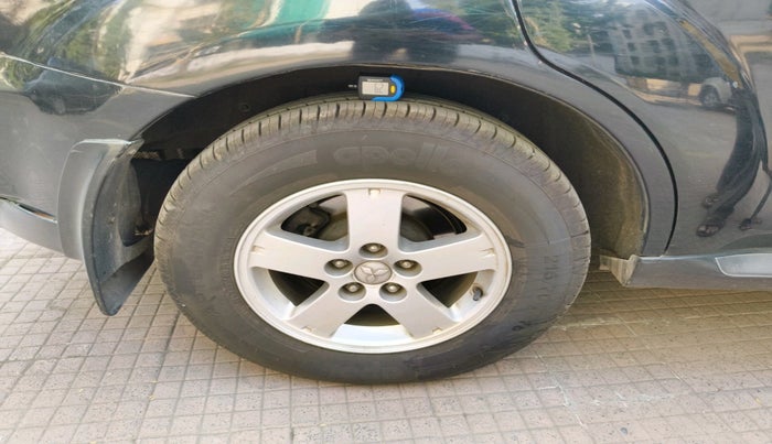 2012 Mitsubishi Outlander 2.4 MIVEC, Petrol, Automatic, 1,19,930 km, tyre