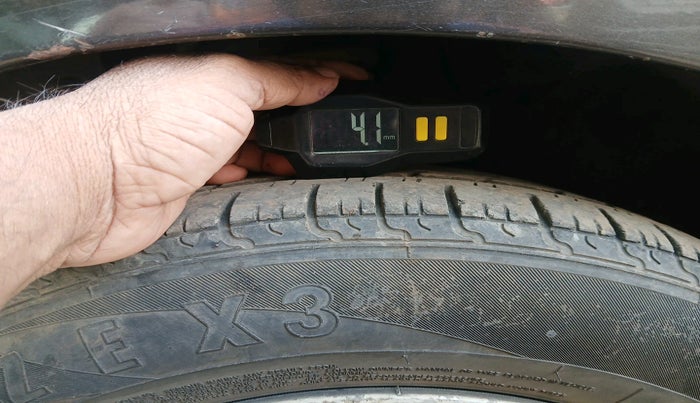 2015 Honda Jazz 1.2L I-VTEC S, Petrol, Manual, 84,821 km, tyre