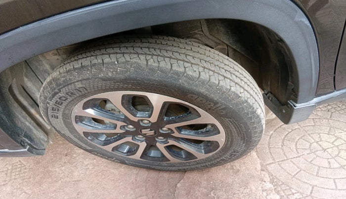 2023 Maruti Grand Vitara ALPHA SMART HYBRID AT, Petrol, Automatic, 1,398 km, tyre