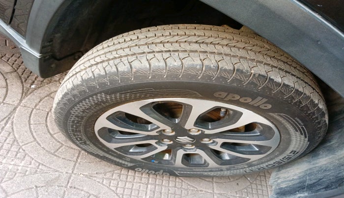 2023 Maruti Grand Vitara ALPHA SMART HYBRID AT, Petrol, Automatic, 1,398 km, tyre