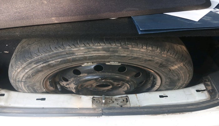 2014 Maruti Wagon R 1.0 LXI, Petrol, Manual, 1,05,060 km, tyre