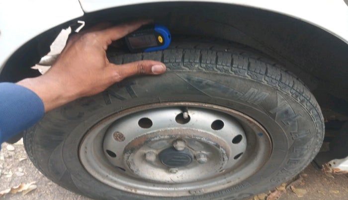 2014 Maruti Wagon R 1.0 LXI, Petrol, Manual, 1,05,060 km, tyre