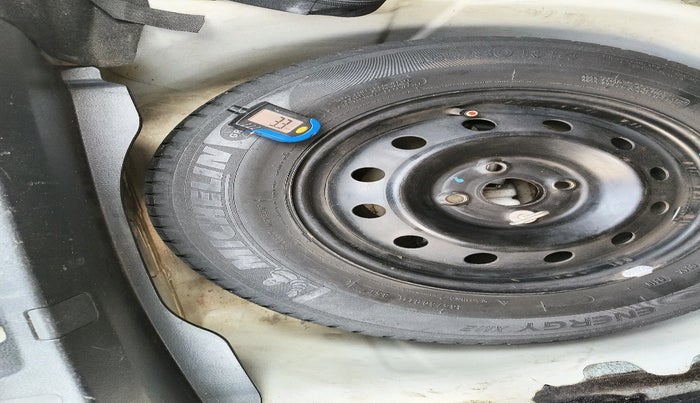 2012 Maruti Swift Dzire VDI, Diesel, Manual, 75,395 km, tyre