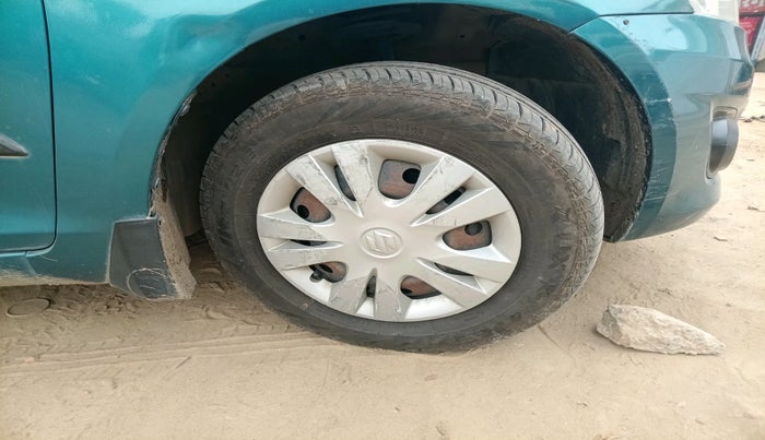 2015 Maruti Swift Dzire VDI, Diesel, Manual, 1,27,639 km, tyre