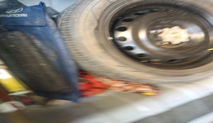 2014 Hyundai Xcent SX 1.1 CRDI (O), Diesel, Manual, 73,823 km, tyre