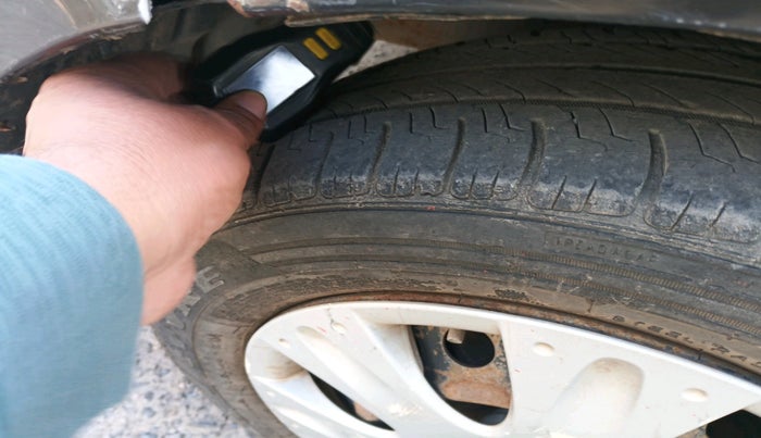 2016 Honda Amaze 1.2L I-VTEC S, Petrol, Manual, 1,44,558 km, tyre