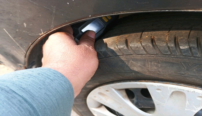 2016 Honda Amaze 1.2L I-VTEC S, Petrol, Manual, 1,44,558 km, tyre