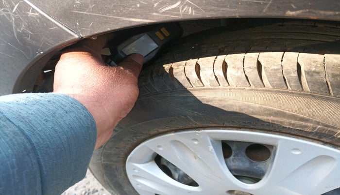 2016 Honda Amaze 1.2L I-VTEC S, Petrol, Manual, 1,44,558 km, tyre