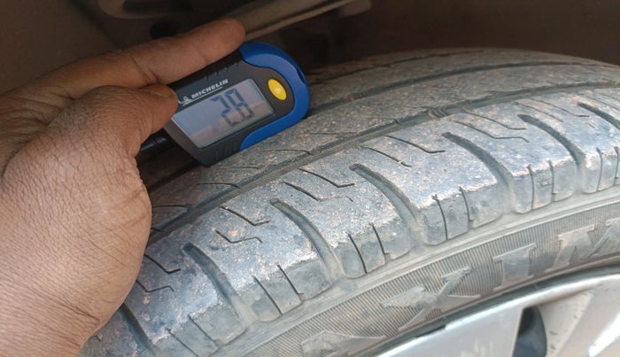 2011 Maruti Swift Dzire VXI, Petrol, Manual, 1,11,876 km, tyre