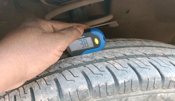 2011 Maruti Swift Dzire VXI, Petrol, Manual, 1,11,876 km, tyre