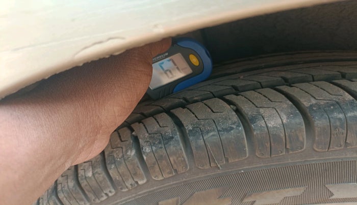 2011 Maruti Swift Dzire VXI, Petrol, Manual, 1,11,876 km, tyre