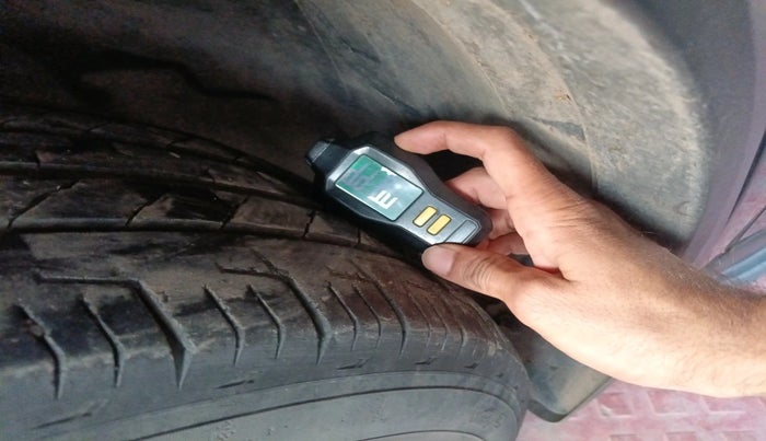 2024 Tata Harrier ADVENTURE PLUS DARK EDITION AT, Diesel, Automatic, 53,565 km, tyre