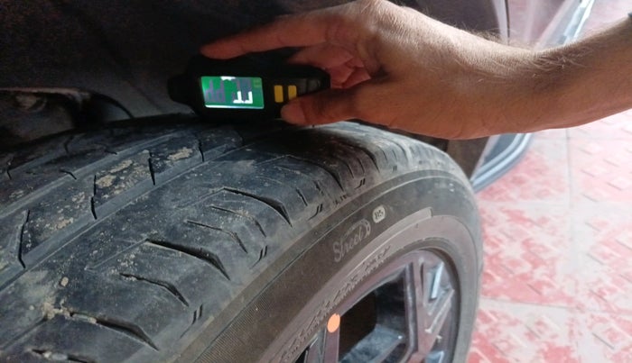 2024 Tata Harrier ADVENTURE PLUS DARK EDITION AT, Diesel, Automatic, 53,565 km, tyre