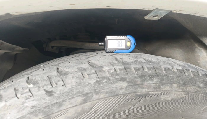 2010 Toyota Fortuner 3.0 4X4 MT, Diesel, Manual, 1,29,354 km, tyre