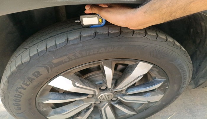 2020 MG HECTOR PLUS SHARP 1.5 PETROL TURBO HYBRID MT 6-STR, Petrol, Manual, 75,472 km, tyre