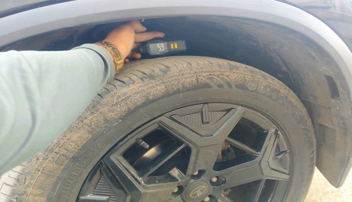 2024 Tata Harrier ADVENTURE PLUS DARK EDITION AT, Diesel, Automatic, 20,075 km, tyre