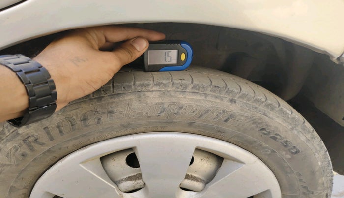 2015 Maruti Wagon R 1.0 LXI, Petrol, Manual, 1,04,222 km, tyre