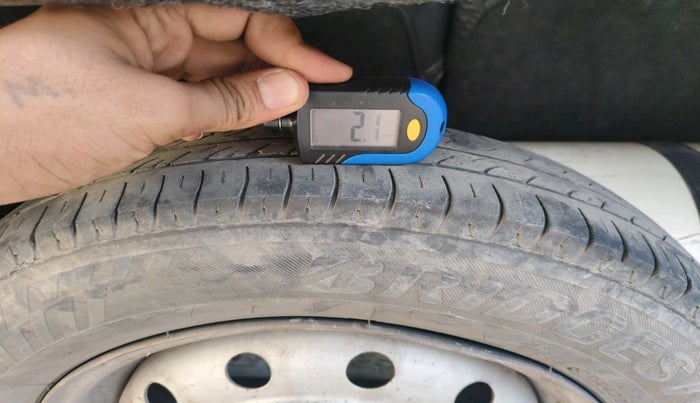 2015 Maruti Wagon R 1.0 LXI, Petrol, Manual, 1,04,222 km, tyre