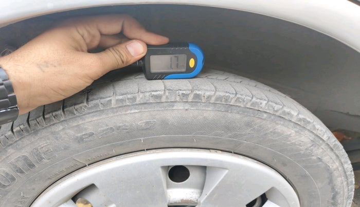 2015 Maruti Wagon R 1.0 LXI, Petrol, Manual, 1,04,222 km, tyre