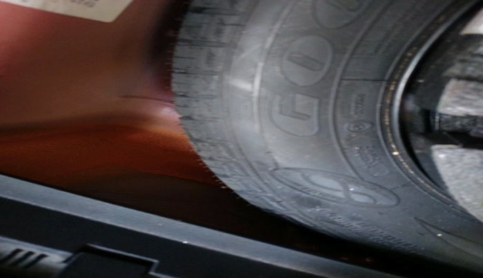 2018 Volkswagen Polo COMFORTLINE 1.0L MPI, Petrol, Manual, 16,820 km, tyre