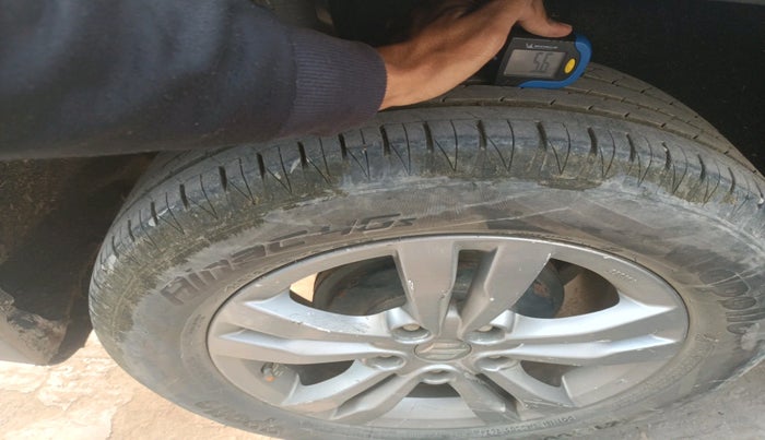 2016 Maruti Vitara Brezza ZDI, Diesel, Manual, 1,53,962 km, tyre