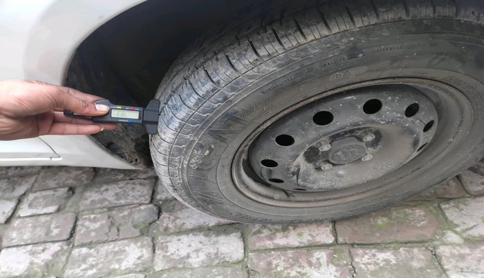 2017 Maruti Swift VDI, Diesel, Manual, 63,458 km, tyre