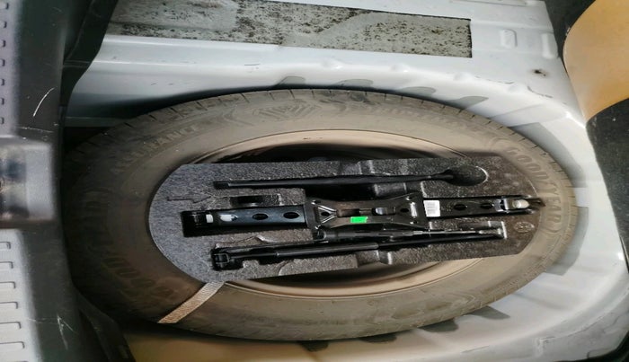 2022 Volkswagen TAIGUN HIGHLINE 1.0 TSI AT, Petrol, Automatic, 40,562 km, tyre