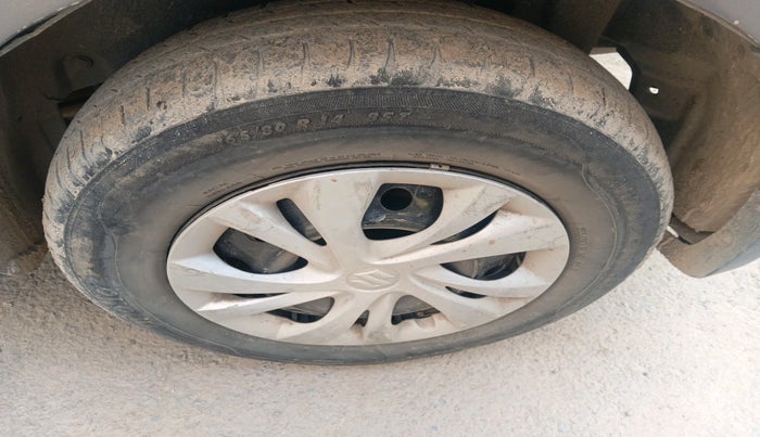 2014 Maruti Swift Dzire VXI, Petrol, Manual, 2,25,643 km, tyre