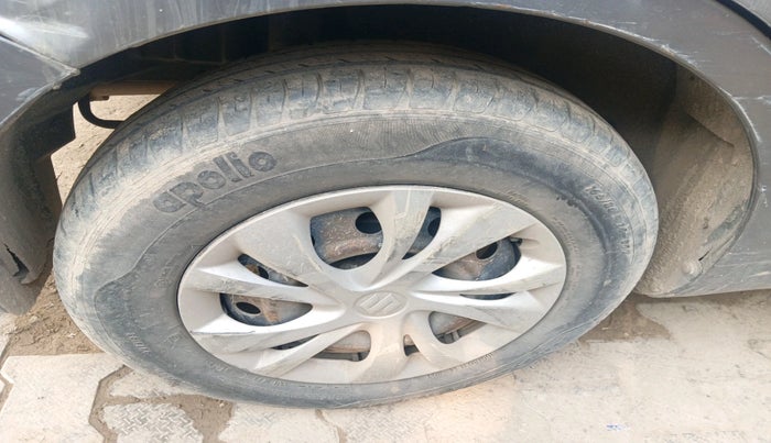 2014 Maruti Swift Dzire VXI, Petrol, Manual, 2,25,643 km, tyre