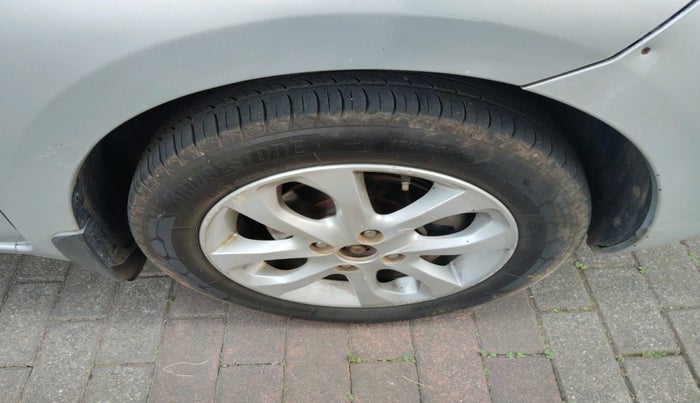 2014 Nissan Micra XV CVT, Petrol, Automatic, 83,860 km, tyre