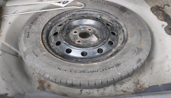 2012 Maruti Swift Dzire VDI, Diesel, Manual, 1,10,261 km, tyre