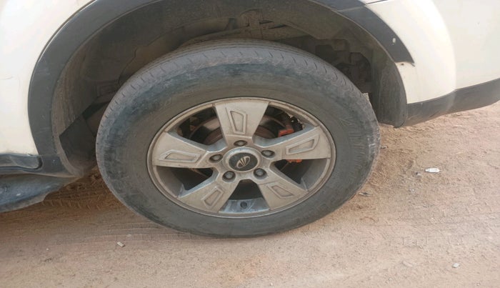 2014 Mahindra XUV500 W8, Diesel, Manual, 91,837 km, tyre