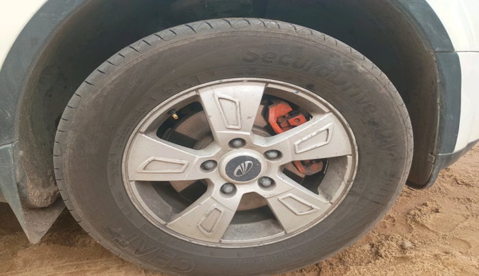 2014 Mahindra XUV500 W8, Diesel, Manual, 91,837 km, tyre