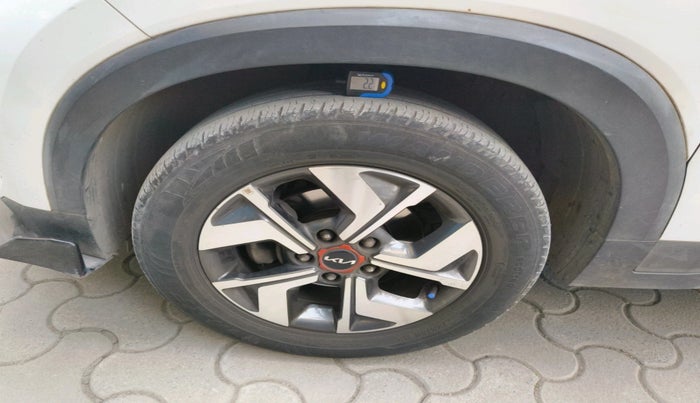 2022 KIA SONET HTX ANNIVERSARY EDITION 1.5 AT, Diesel, Automatic, 53,108 km, tyre