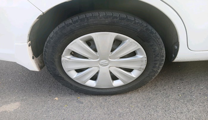 2015 Maruti Ertiga VXI CNG, Petrol, Manual, 66,869 km, tyre