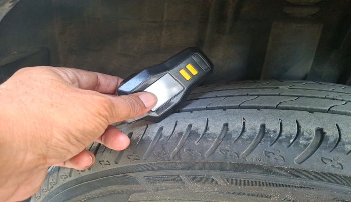 2022 Renault Kiger RXT (O) AMT, Petrol, Automatic, 11,476 km, tyre